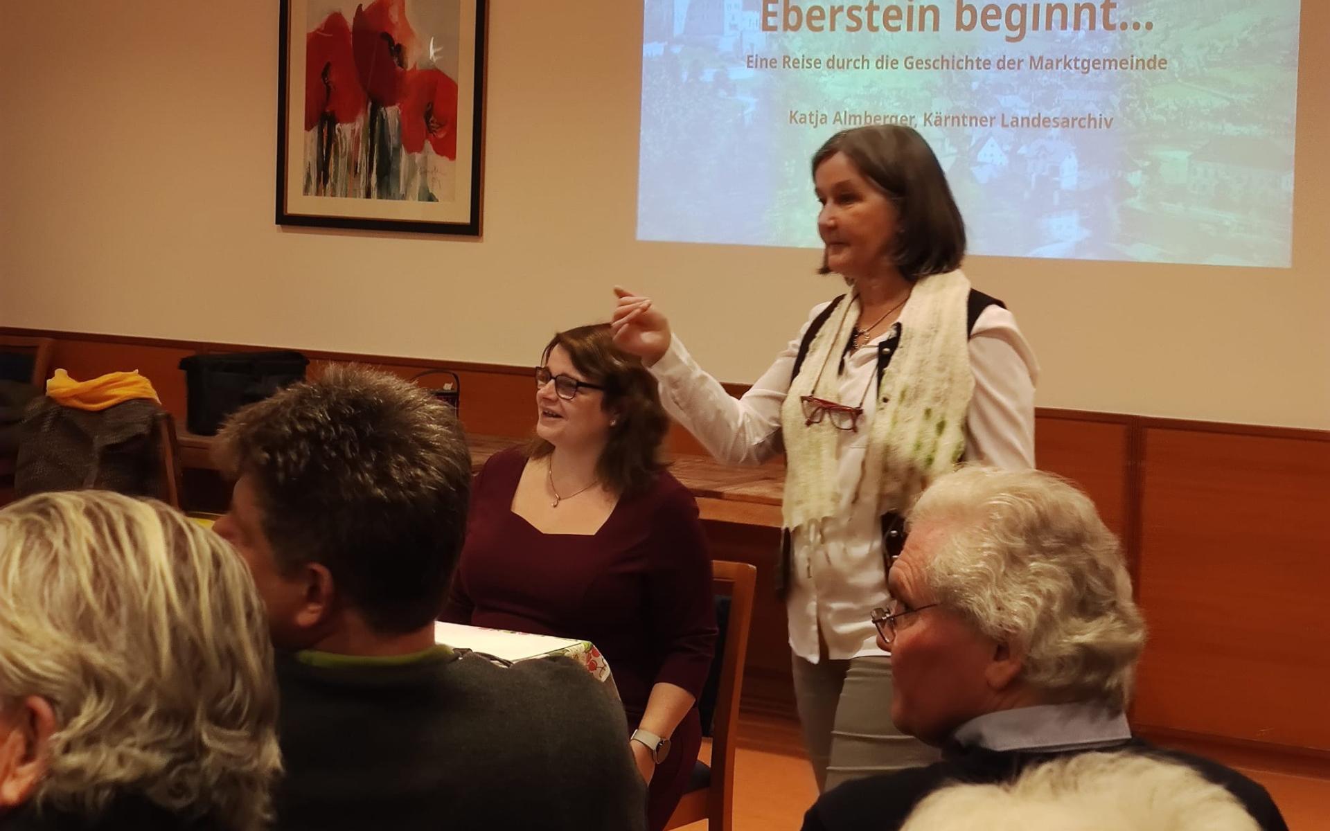 Vortragende und Büchereileiterin